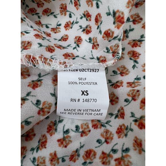 NWTs Womens Sienna Sky Blouse Size XS White Floral Off the Shoulder Button Up - Picture 9 of 12